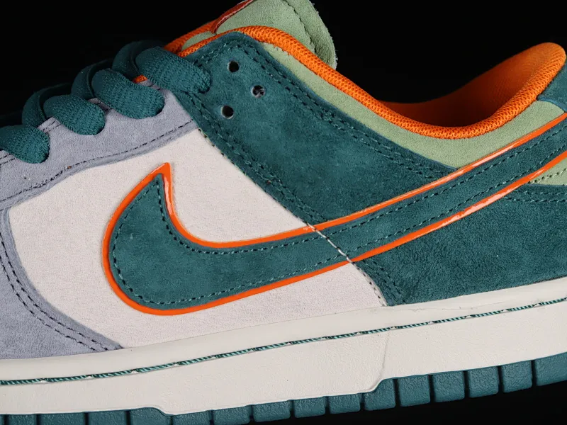 All Categories Nk SB Dunk Series Nk SB Dunk Low Low-top sneakers Otomo Katsuhiro x Nk SB Dunk Low "Steamboy OST" Creative customization collaboration Otomo Katsuhiro co-branded SB low-top sports and leisure sneakers LF0039-022